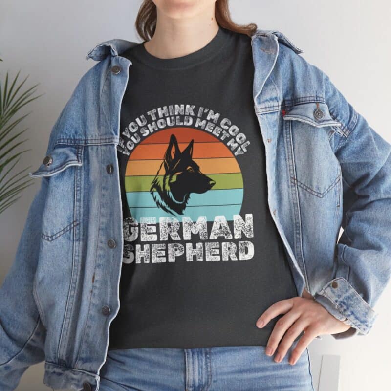 Cool Unisex German Shepherd Tshirt - Perfect for an Alsatian owner or as a gift.