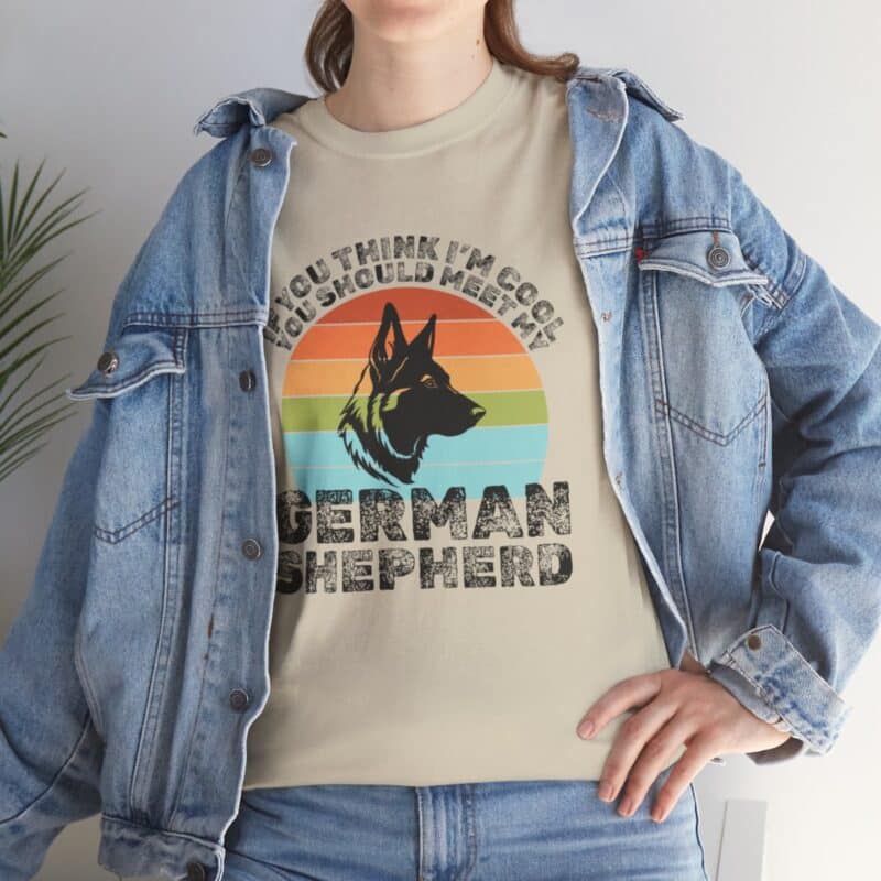 Cool Unisex German Shepherd Tshirt - Perfect for an Alsatian owner or as a gift.