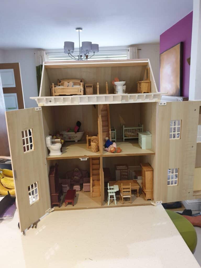 Creating An Abandoned Dollhouse: A Time Capsule