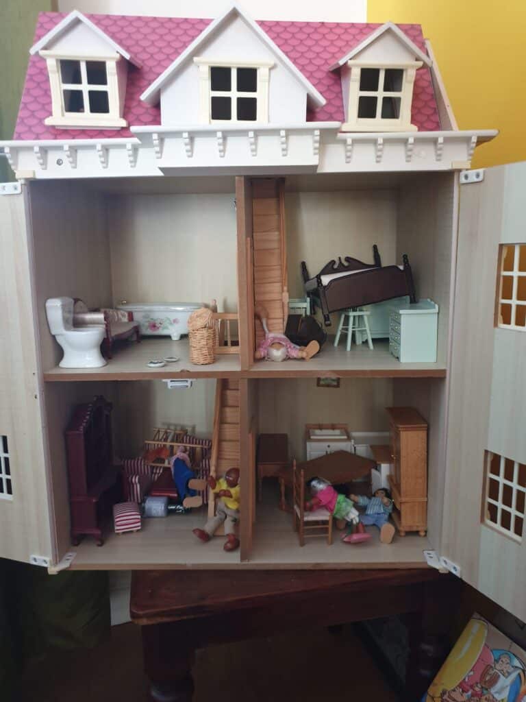 Creating An Abandoned Dollhouse: A Time Capsule